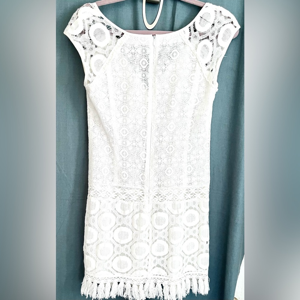 NANETTE LEPORE- Elegant White Lace Dress - Picture 2 of 5